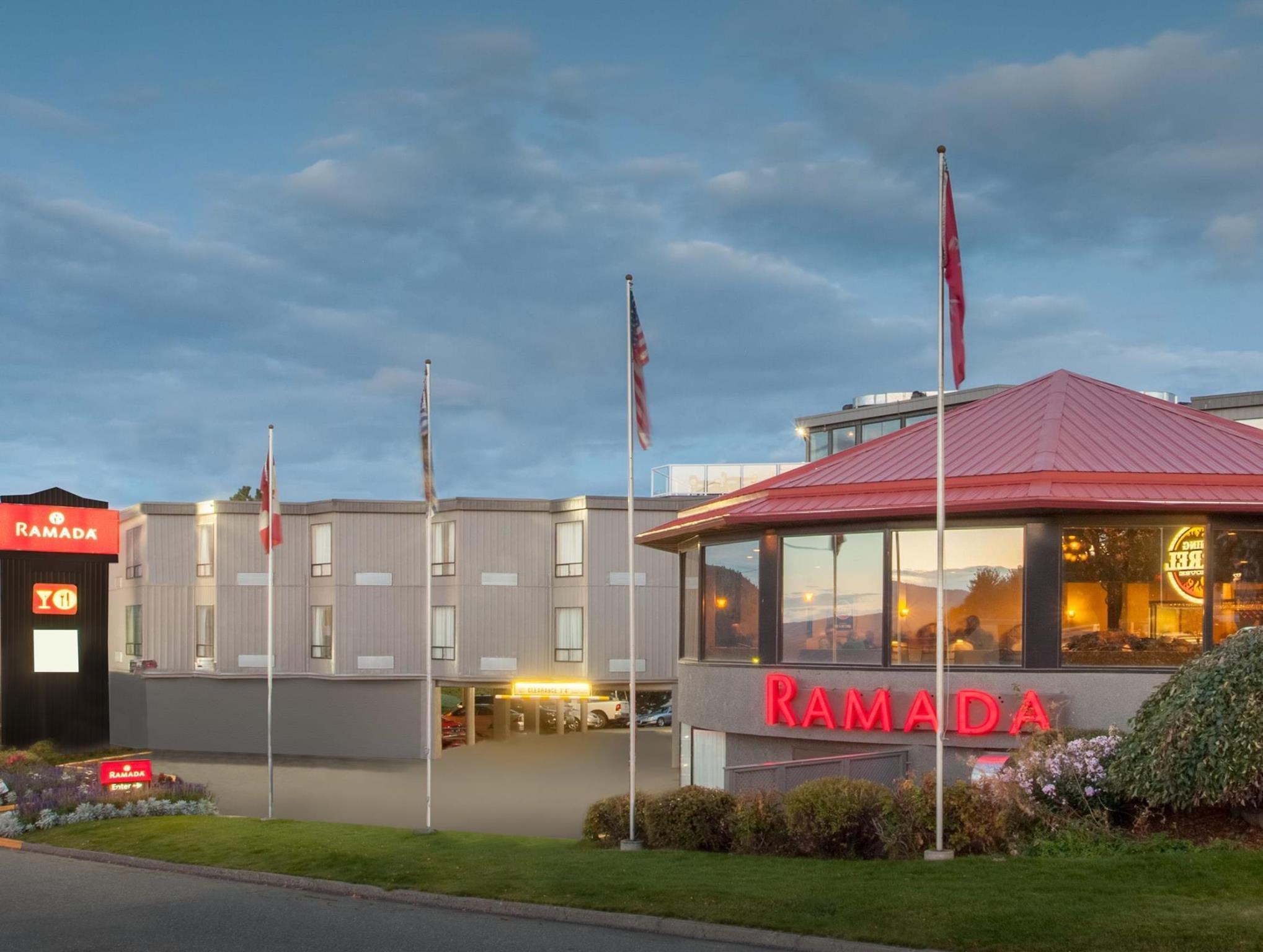 Ramada By Wyndham Kamloops Hotel Exterior foto