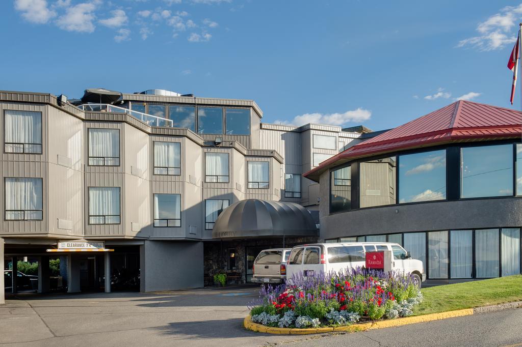 Ramada By Wyndham Kamloops Hotel Exterior foto