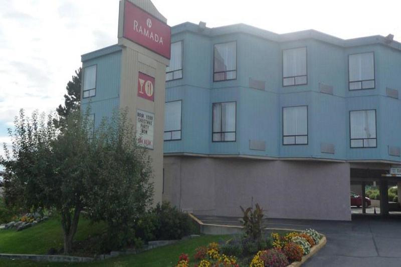 Ramada By Wyndham Kamloops Hotel Exterior foto