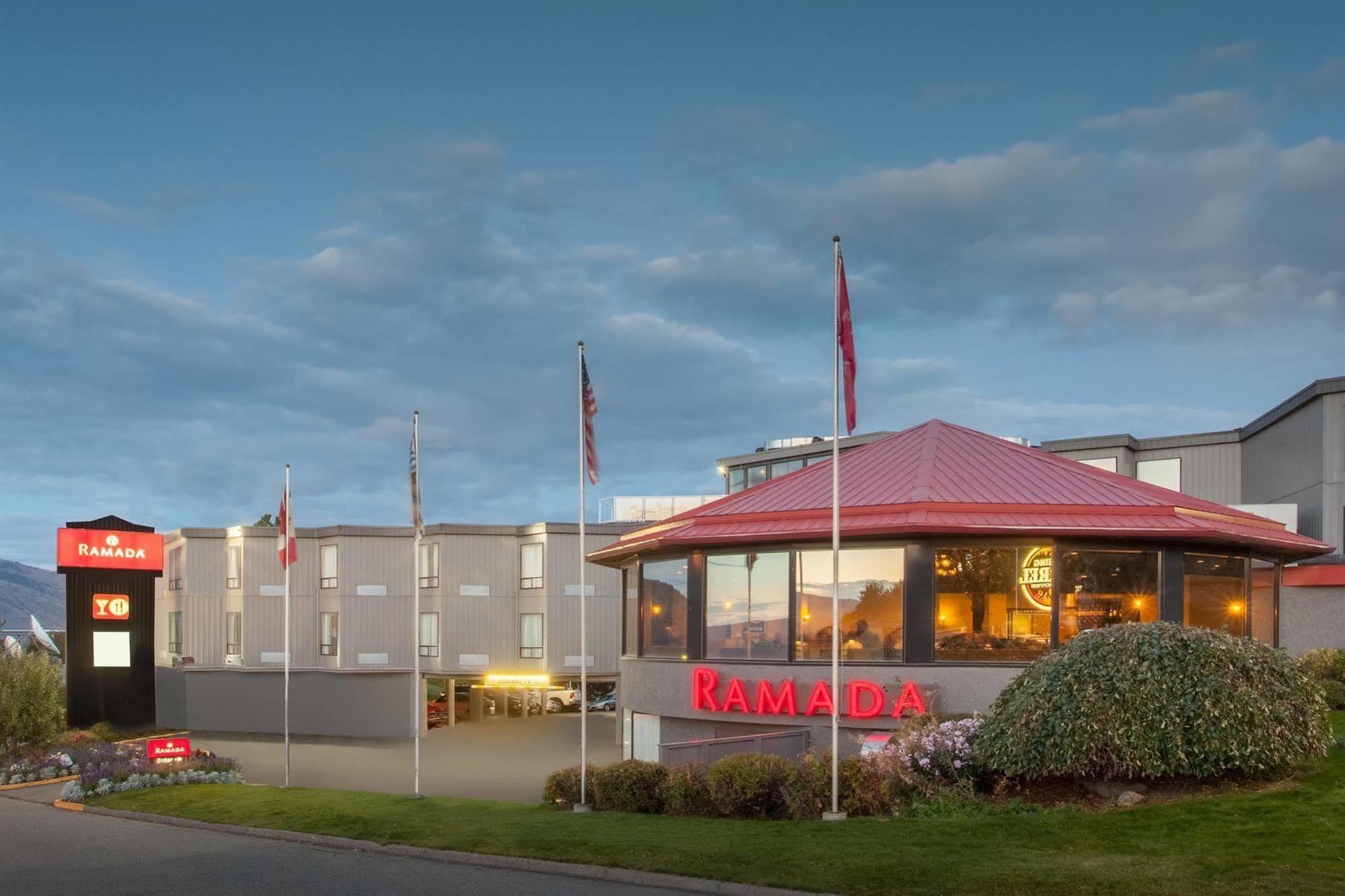 Ramada By Wyndham Kamloops Hotel Exterior foto